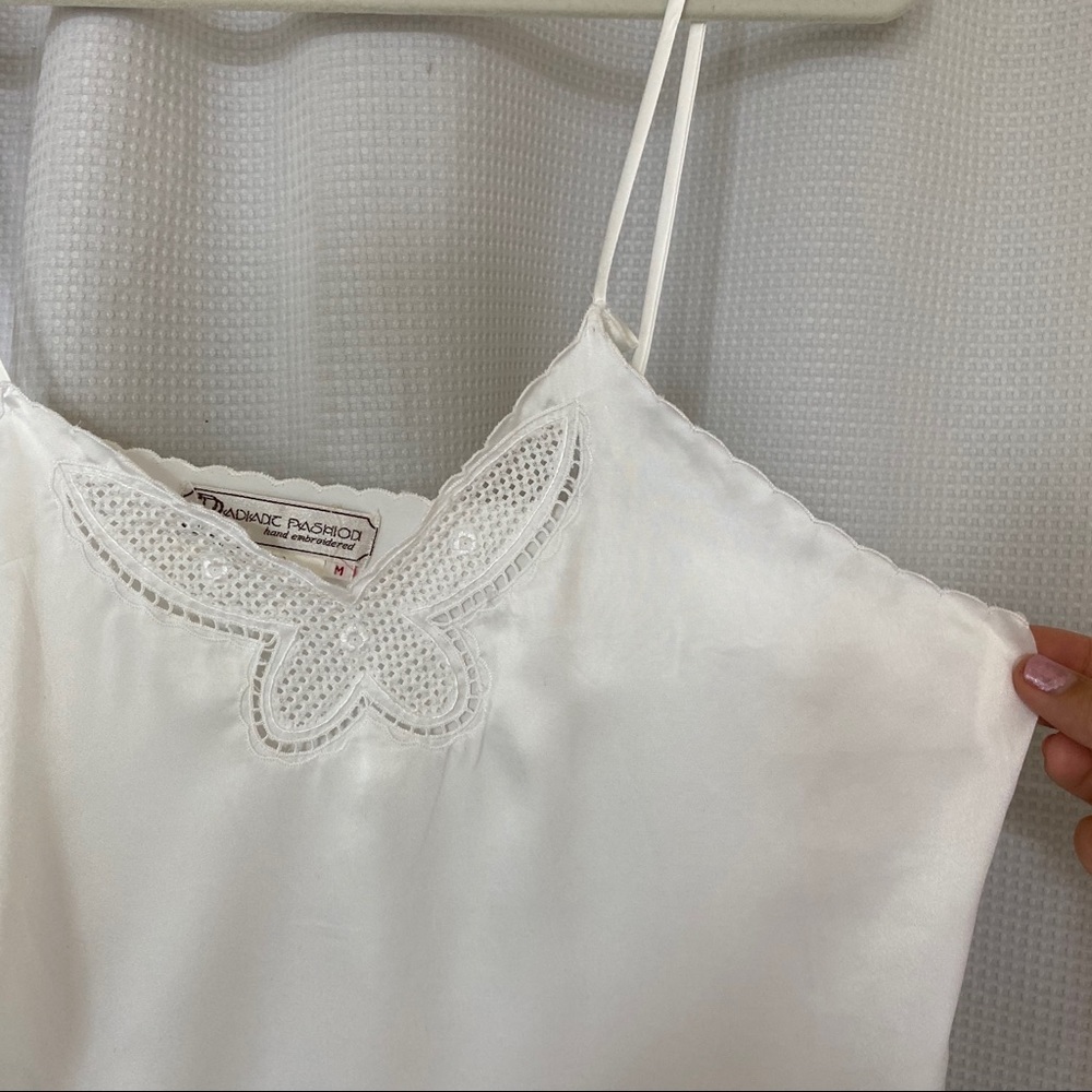 Vintage White Butterfly Embroidered Slip - Picture 4 of 6